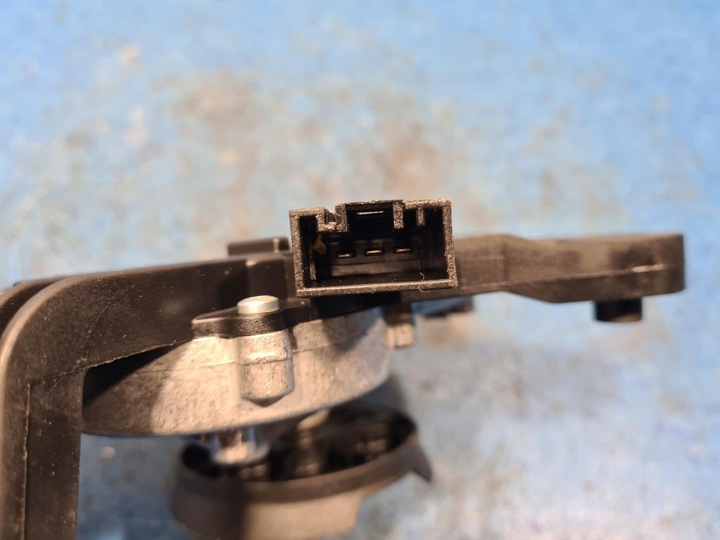 фото №5, Bmw 5 f10 f11 моторчик дворник зад 0390201231