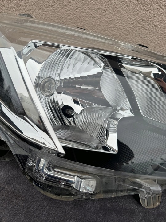 фото №15, Mitsubishi space star рестайлинг 19- комплект лампа правая i левая