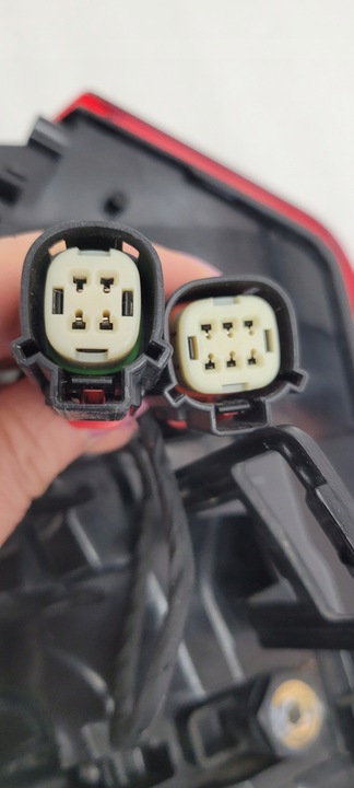 фото №10, Лампа правая зад задняя volvo c40 led 2021- 2sk015561-02