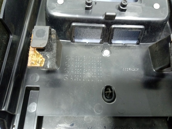 фото №9, Amg gt 4 door w290 x290 консоль держатель na напитки зад a2908100200