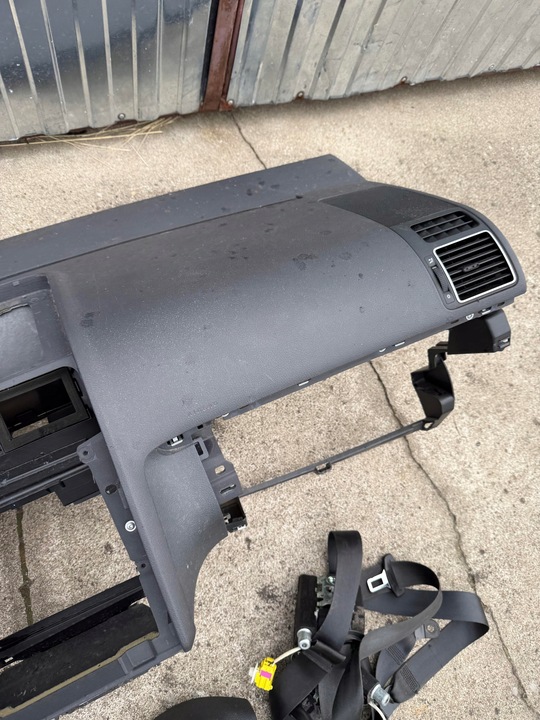 фото №8, Консоль панель подушки ремни kpl. touran 1t1 10-15 год