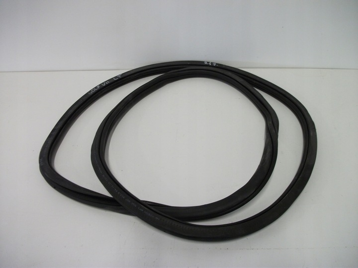 фото №1, Прокладка двері лівий зад 5g6867913b vw golf vii