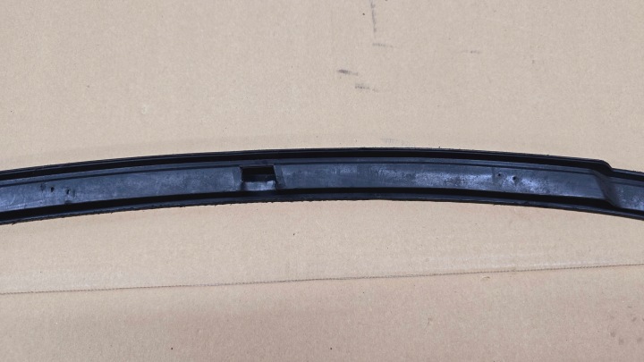 фото №10, Ford fiesta mk6 v 2.0 16v st 150 05-08 спойлер праве накладка бампера перед