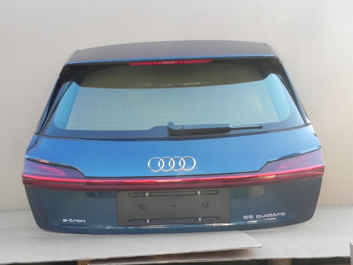 фото №1, Audi e-tron 55 4ke lv5z кришка задня комплектна лампа зад led