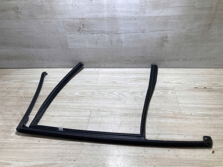 фото №5, Bmw 1 f70 2025 уплотнитель стёкла молдинг левое зад