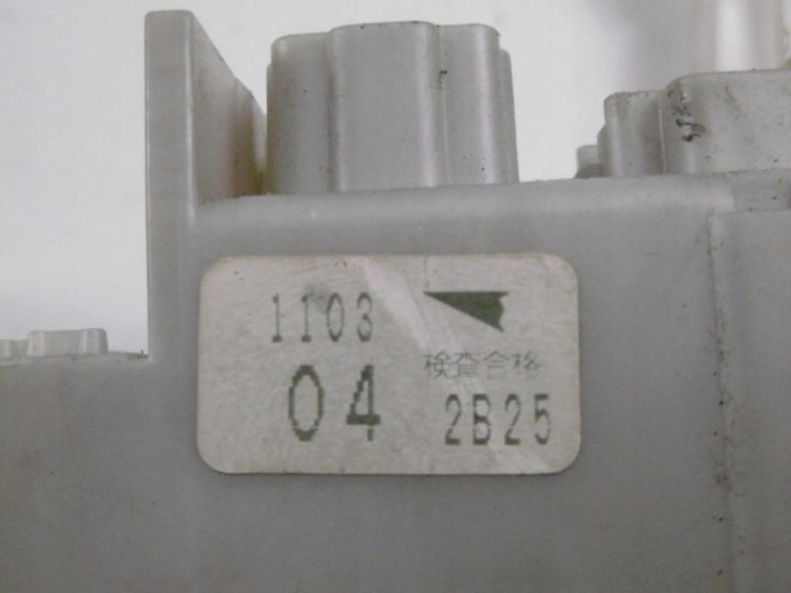 фото №7, Toyota corolla 9 e12 02-04 коробка предохранителей универсал 1103042b25