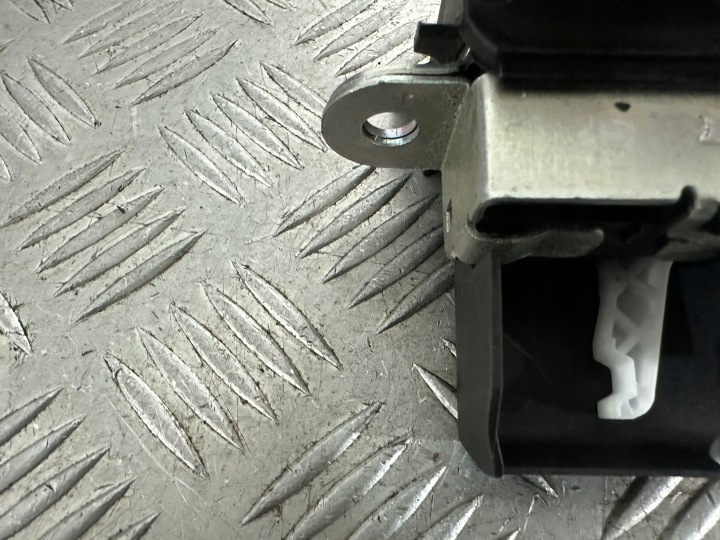 фото №7, Vw polo 6c замок кришки багажника 6r0827505f