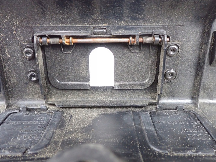 фото №7, Накладка планка захист ременя зад багажника audi s8 d3 4e0863471b