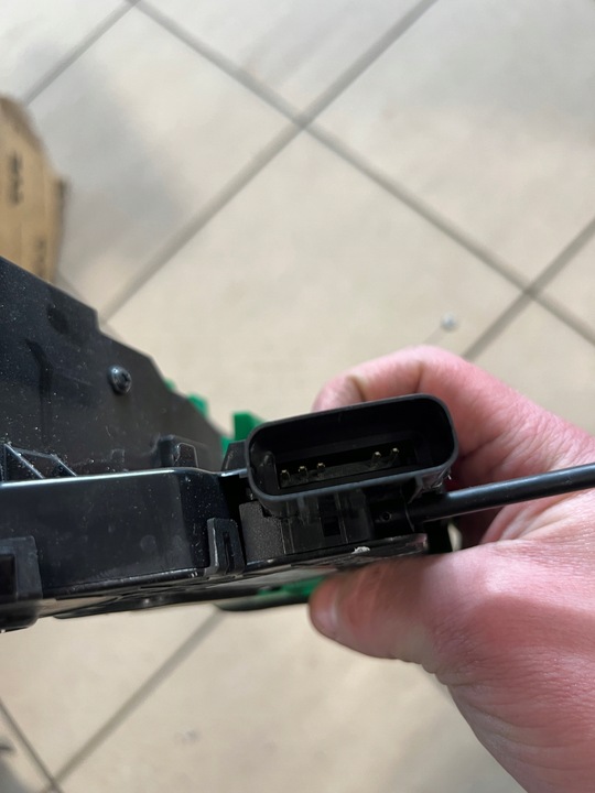 фото №14, Hyundai оригінальний номер 81320-g3050