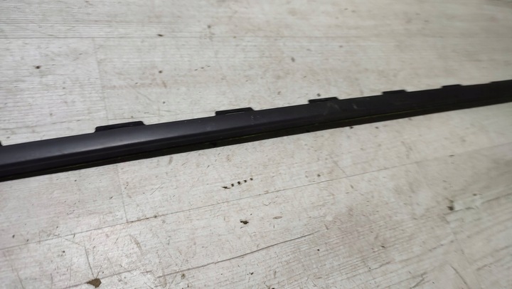 фото №5, Peugeot 2008 i 2018 зад левая планка прокладка стёкла дверь задних