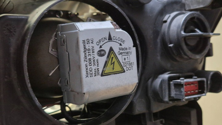 фото №8, Saab 93 02-07 правая лампа передняя bi ксенон комплектная европа