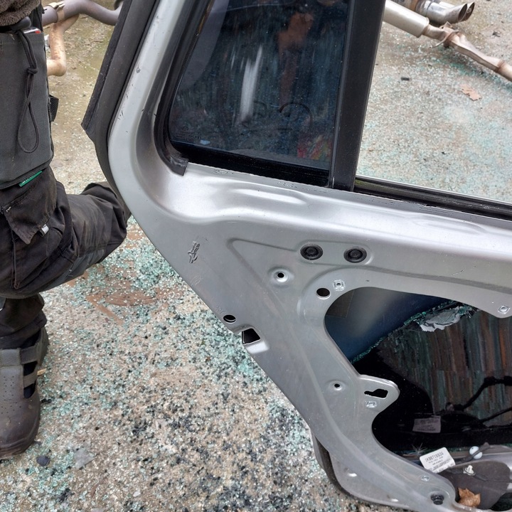 фото №13, Volkswagen vw golf v 5 универсал дверь левая задние серебристый