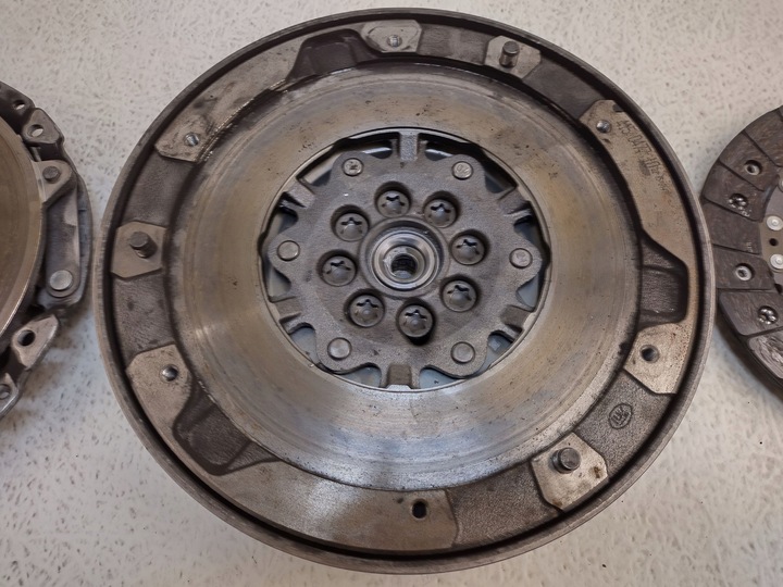 фото №15, Bmw 4 f36 gran купе 14-17 2.0 n47d20c комплект зчеплення luk