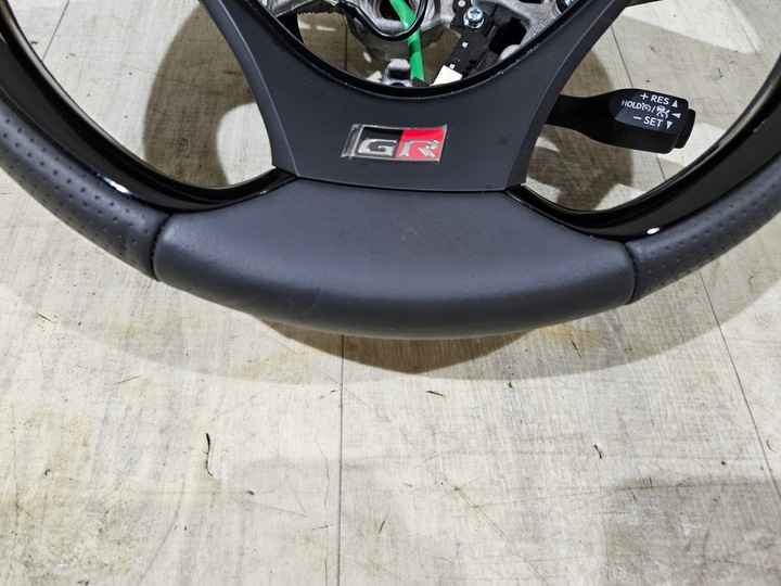 фото №3, Toyota c-hr gr chr gr кермо шкіра