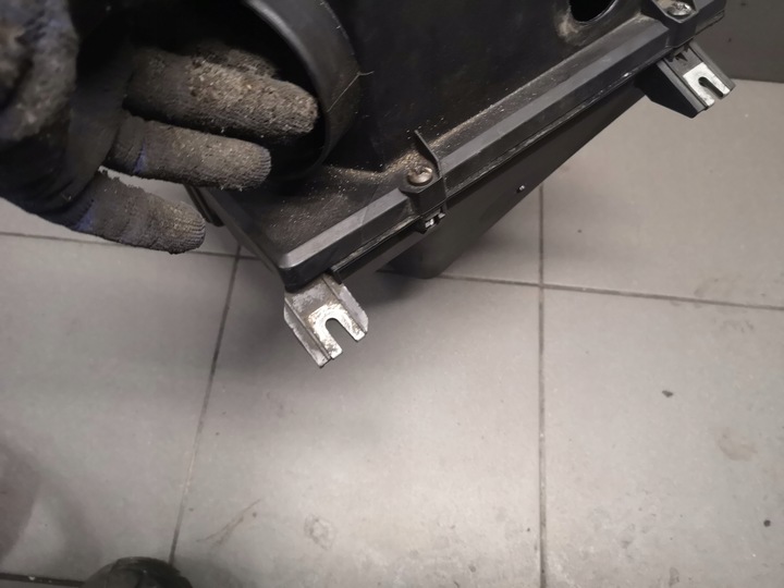 фото №8, Корпус фильтра воздуха a8 d2 2.5 tdi 059133837j