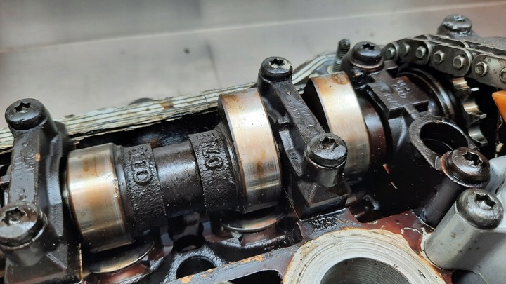 фото №13, Головка двигателя правая 078103373ah audi a6 c5 2.4 v6