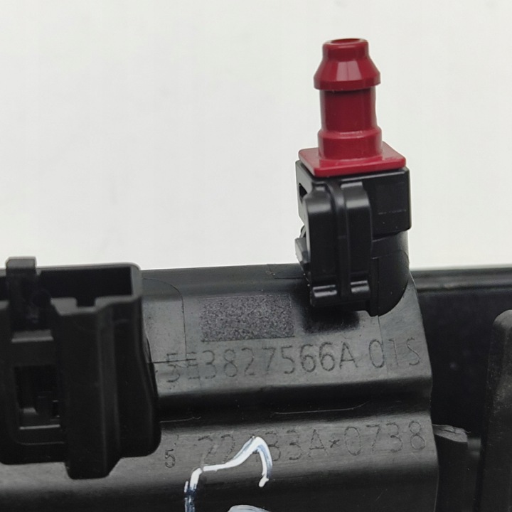 фото №7, Audi q4 sportback e-tron 2023 кнопка открывания крышки багажника