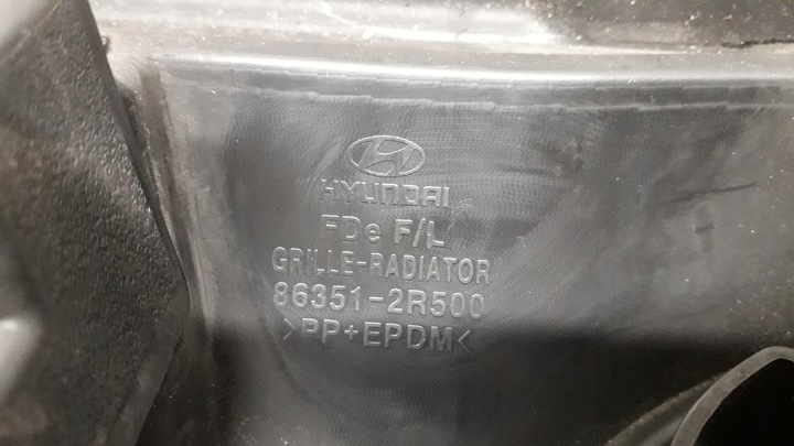 фото №9, Hyundai i30 1 i рестайлинг 10- решётка радиатора решётка 86351-2r500