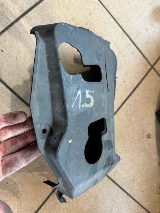 фото №13, Mercedes b класс w246 a w176 корпус защита пластиковая ремень грм 1,5