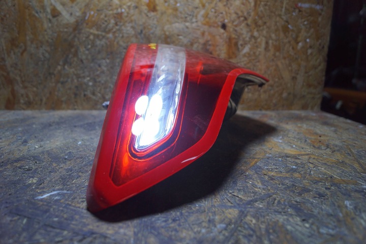 фото №8, Citroen c4 picasso лампа левый зад c1811