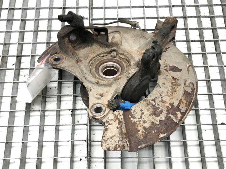 фото №1, Поворотный кулак правый перед citroen c5 iii 1.8 125km ступица