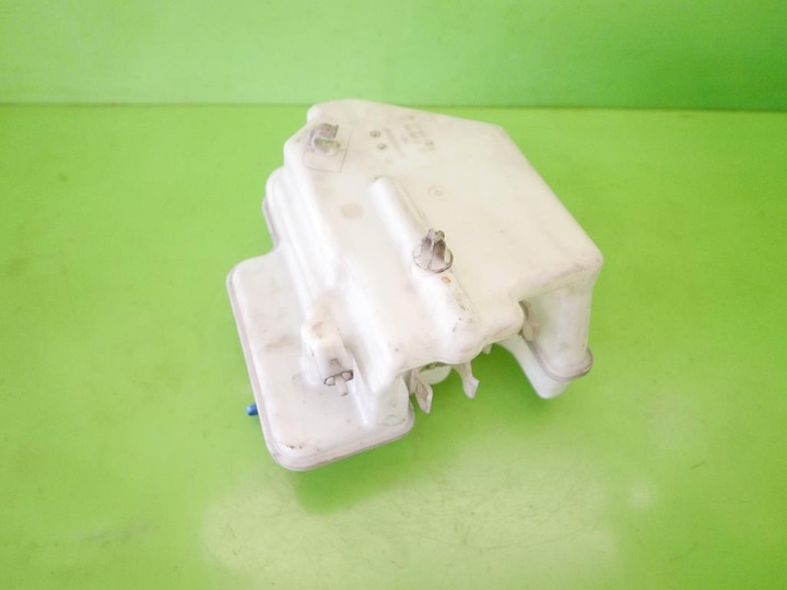 фото №8, Бачок склоомивача mercedes w245 b180 05-08