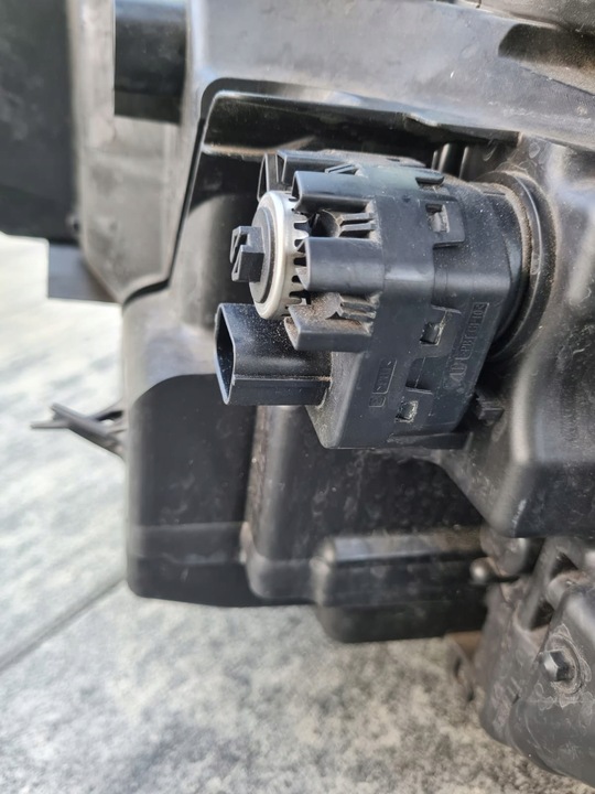 фото №13, Mazda cx5 ii лампи повний led динамічний kb8p51040 kb8p51030 чорний двигунчик