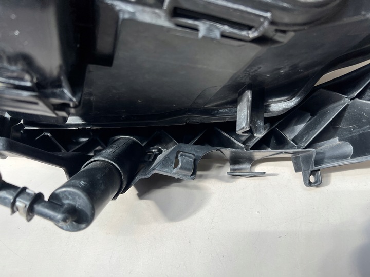 фото №14, Лампа передняя правая bmw iii 3 e90 / e91 ксенон 631171616689