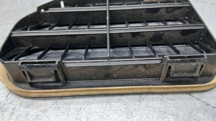 фото №11, Решітка вентиляційна права 7n51-a280b62-ab volvo v50 04-12r