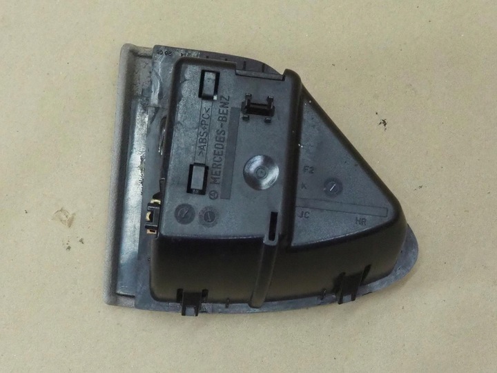 фото №6, Mercedes w211 пепельница зад задняя правый зад 2118100233