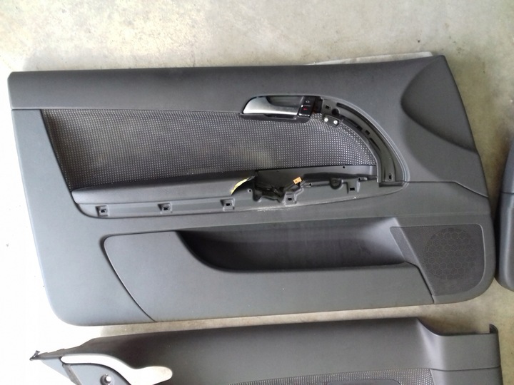 фото №7, Оббивка обшивки двері a3 8p 3 двері європа