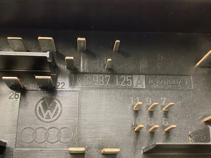 фото №8, Volkswagen golf v 2006 рамка / модуль запобіжників