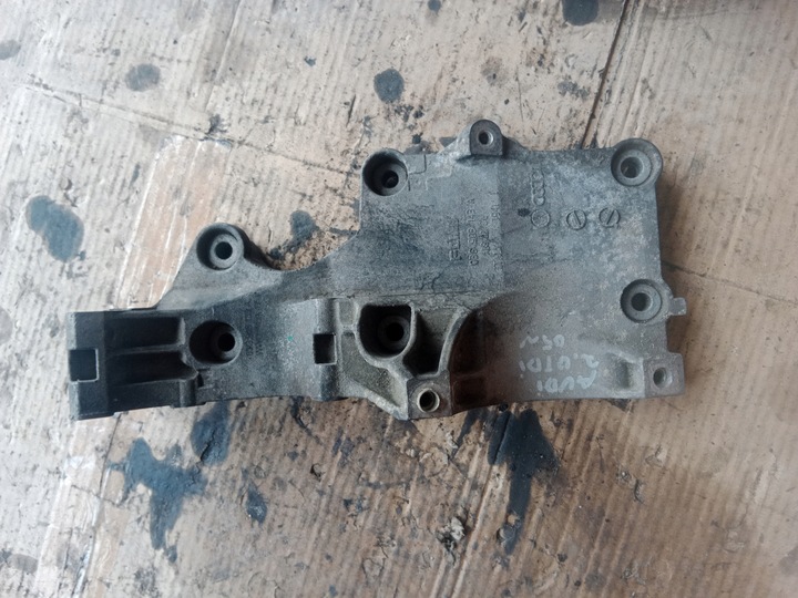 фото №1, Лапи генератора audi a4 b7 2.0 tdi 03g903143a