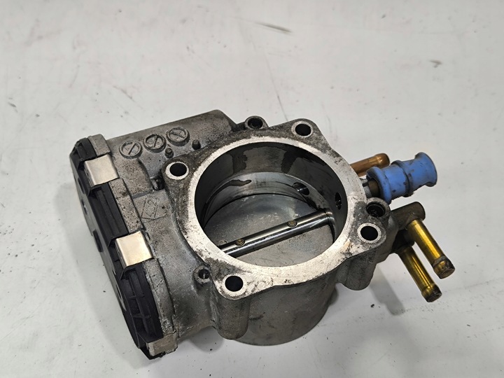 фото №6, Дроссельная заслонка audi a4 b6 b7 a6 volkswagen seat skoda 078133062b оригинал !!