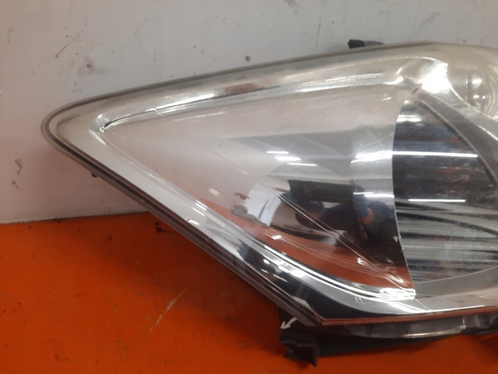 фото №6, Toyota auris 06-09 лампа правая перед фара правые переднее 81110-02470