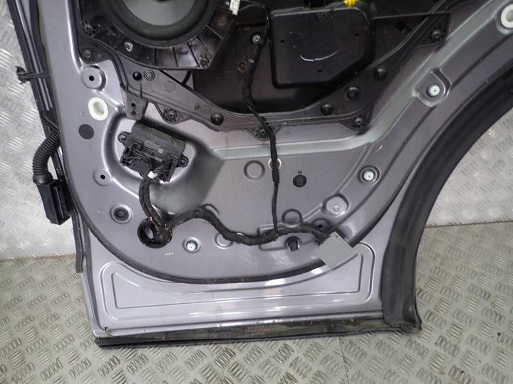 фото №11, Land rover discovery v l462 двері зад задні праві комплектні скло n132