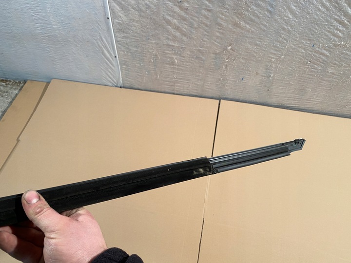 фото №5, Mercedes c-klasa планка хром дверь a205720204