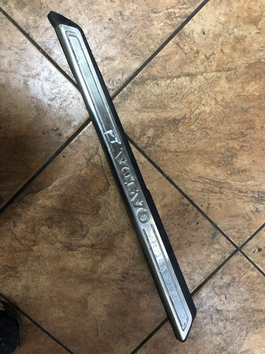 фото №1, Volvo v70 2.4b планка накладка порогова правий зад