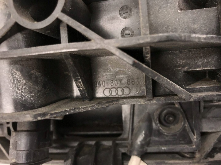 фото №10, Audi a4 b9 2015- жалюзі кермо впуск повітря 8w0807663