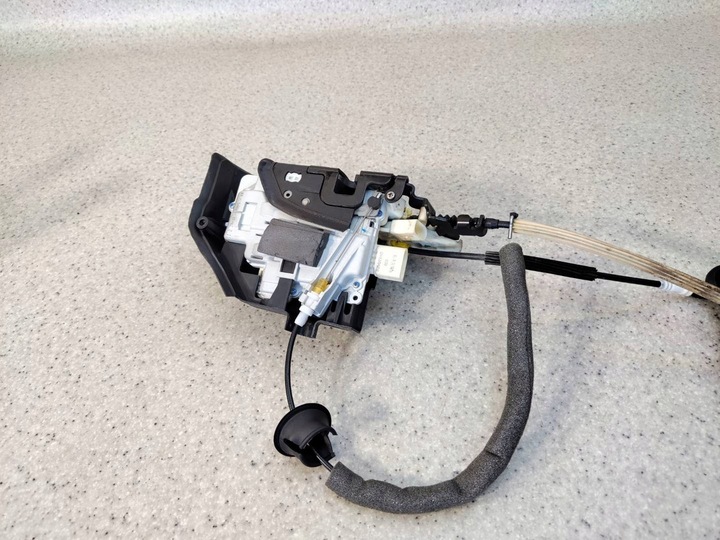 фото №7, Замок доводчик дверь правые перед пассажира audi a8 d4 4h европа 7+3 pin