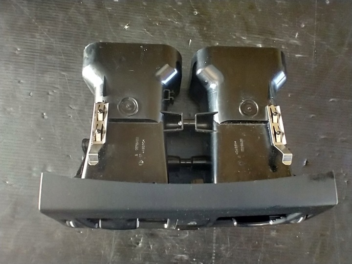 фото №8, Заборщик воздуха консоли mercedes-benz c w204 a2048303954 2.1l дизель 125kw