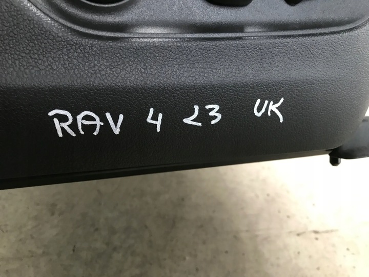 фото №10, Toyota rav4 gr 2023 сиденья сиденье перед диван зад кожаные идеальные