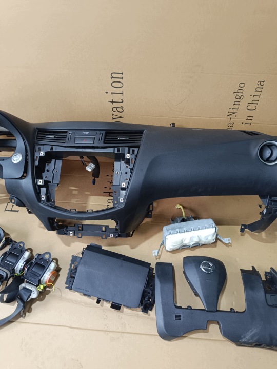 фото №10, Консоль ремни комплект подушка nissan navara d23