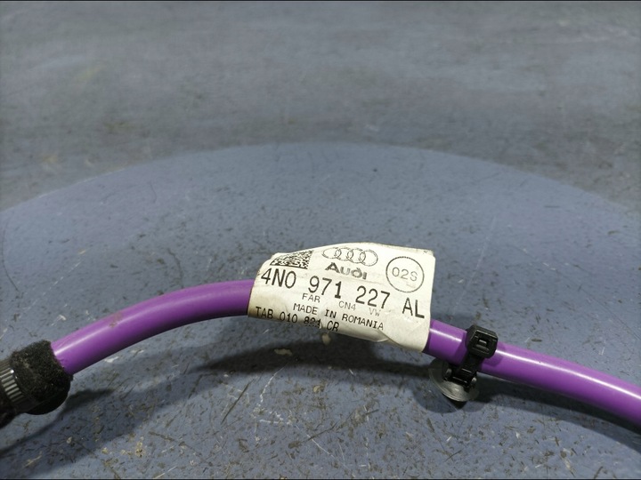 фото №3, Audi a8 d5 джгут шланг генератора 4n0971227al