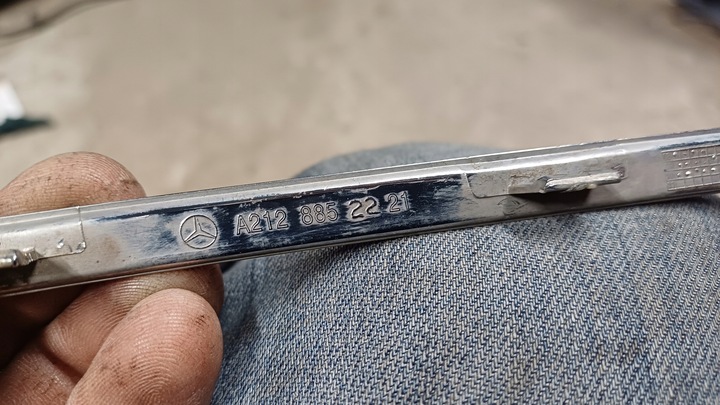 фото №9, Mercedes w212 sedan планка бампера ліва зад задня a2128852221