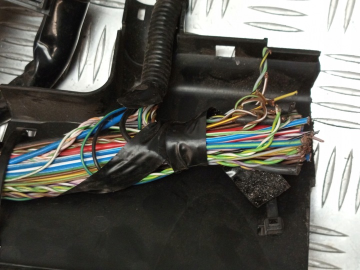 фото №15, Volvo xc90 установка жгут двигателя корпус предохранителей 32200114