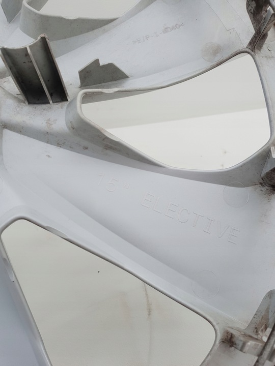 фото №10, Renault zoe оригинальный колпак 15" 403152180r