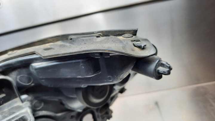 фото №7, Фара правые bi ксенон 31383063 volvo s60 v60 10-13r повреждённая