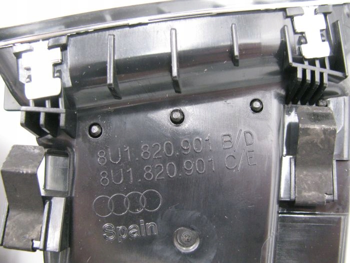 фото №9, Audi q3 ґрати повітропровід консолі 8u1820902b