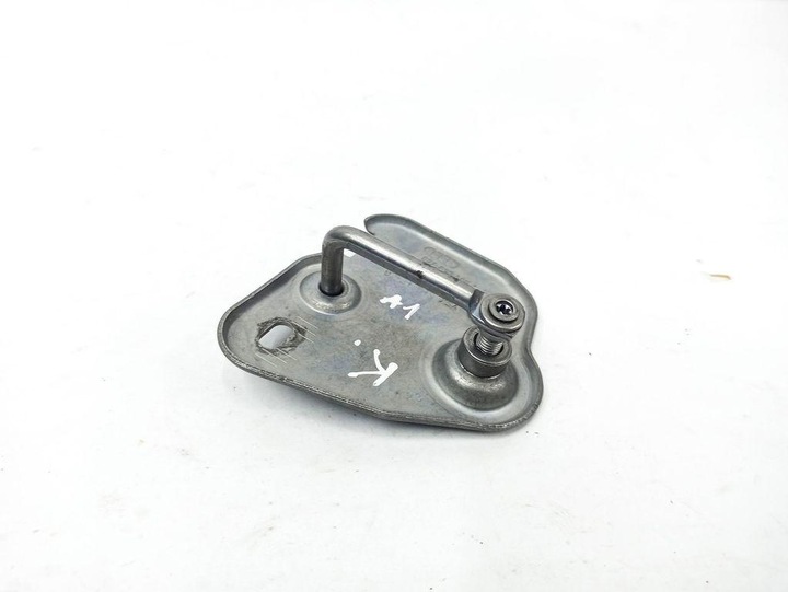 фото №11, Засувка безпеки капота audi a1 sportback gba 82a823185a 1.0l